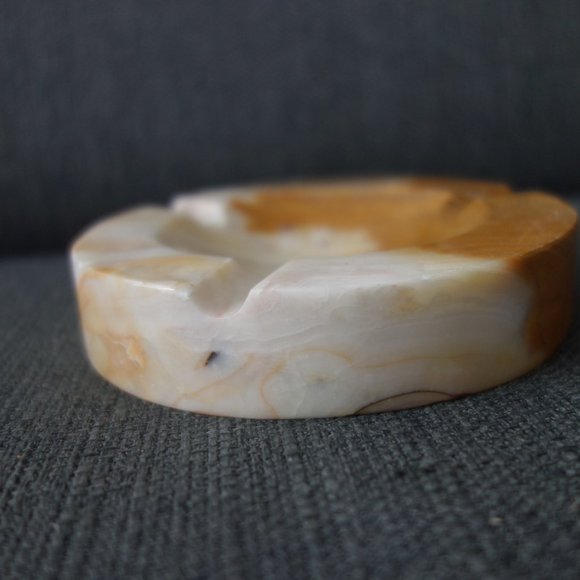 Nice Ash Tray - Picture 6 of 9